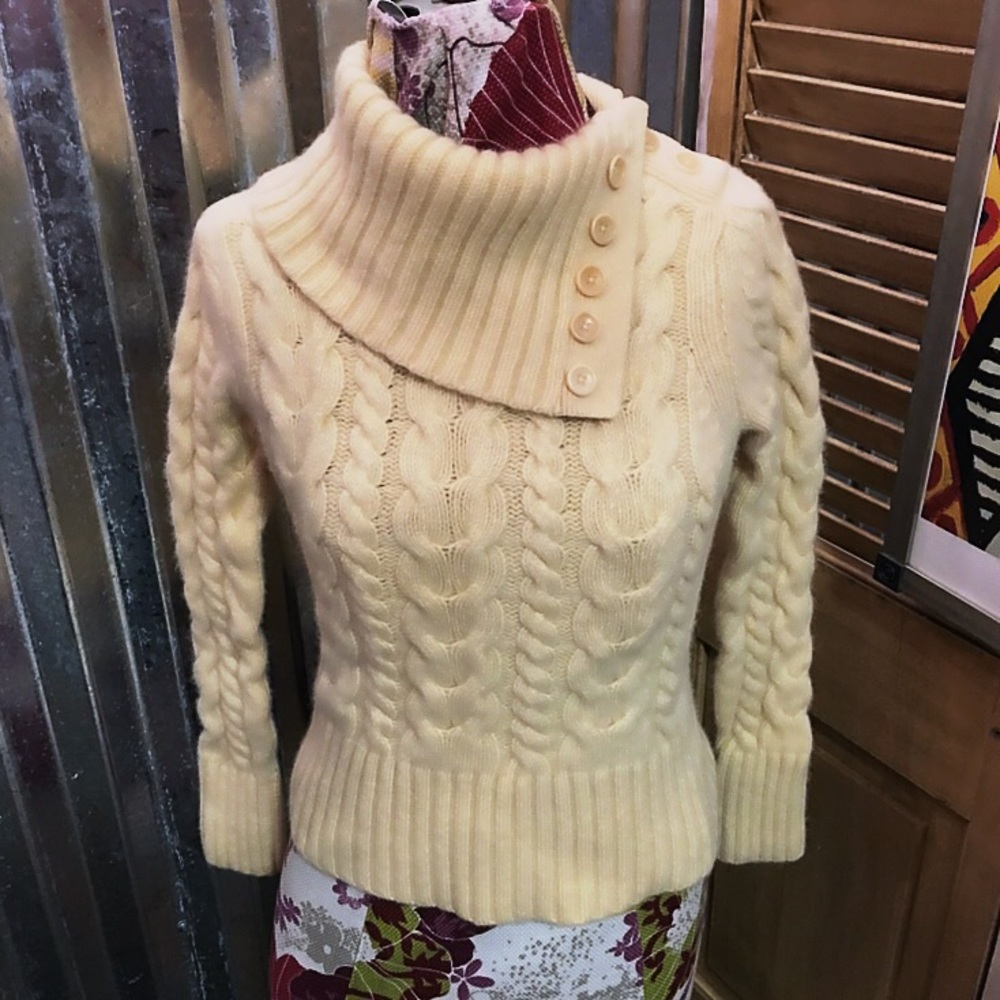 Banana Republic • Creamy Butter Yellow Sweater